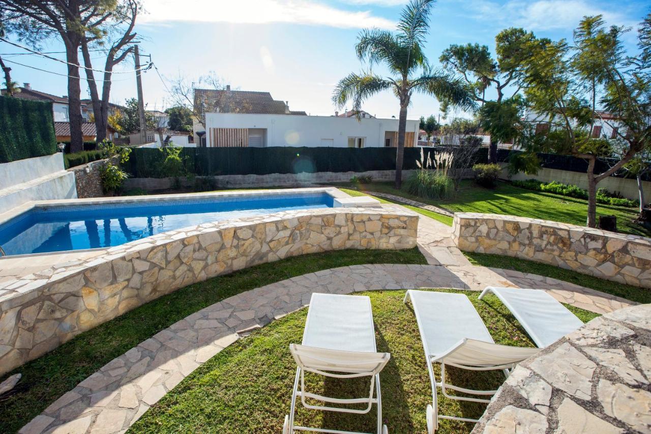 Villa Parets De Sucre เลสกาเซส ดัลกานาร์ ภายนอก รูปภาพ